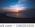 日落照亮的大海 140201926