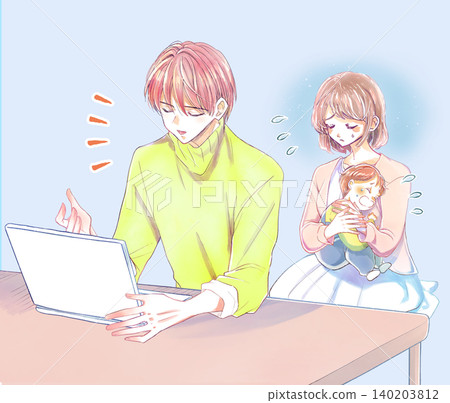 一名男子微笑著對著筆記型電腦說話，一名女子抱著一個看起來很沮喪的孩子。 140203812