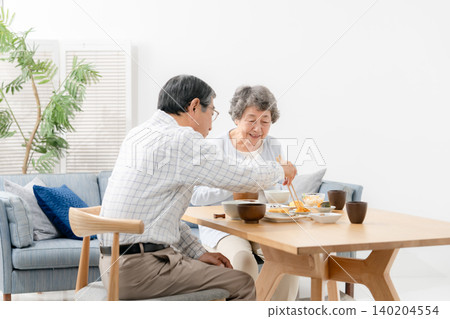Senior couple 140204554
