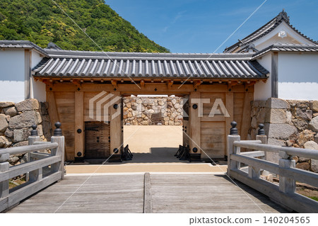 Tottori Castle's Nakano-Gomon Gate and Giboshi Bridge, Tottori City, Tottori Prefecture Tottori Castle's Nakano-Gomon Gate and Giboshi Bridge, Tottori City, Tottori Prefecture 140204565