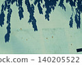 A green wall shaded by plants 140205522