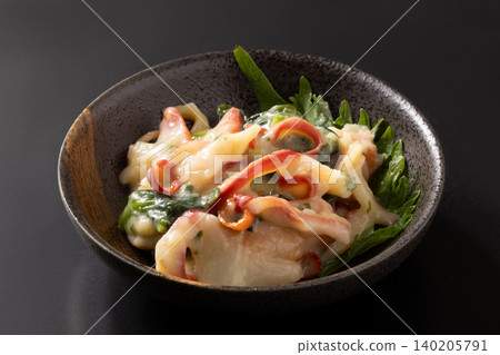 Surf clam, rapeseed blossoms, and vinegared miso dressing Surf clam, rapeseed blossoms, and vinegared miso dressing 140205791