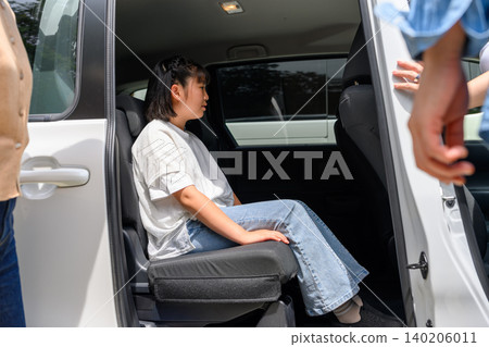 車上的女孩 140206011