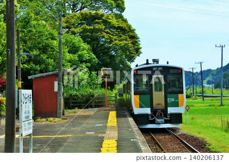 千葉縣,久留裡線,平山站及列車 千葉縣,久留裡線,平山站及列車 140206137