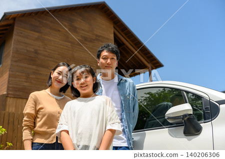 We set off on a family drive. 140206306