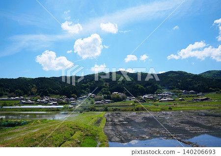 奈良市、大柳市、大柳村(山村和稻田)(初夏) 奈良市、大柳市、大柳村(山村和稻田)(初夏) 140206693