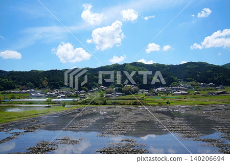 奈良市、大柳市、大柳村(山村和稻田)(初夏) 奈良市、大柳市、大柳村(山村和稻田)(初夏) 140206694