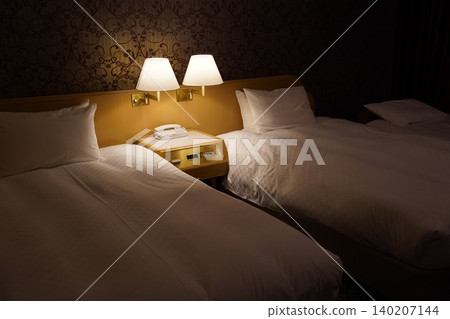 The bedroom  140207144