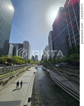 Scenery of Cheonggyecheon Stream in Seoul, South Korea 140207675