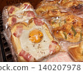 Fried egg toast 140207978