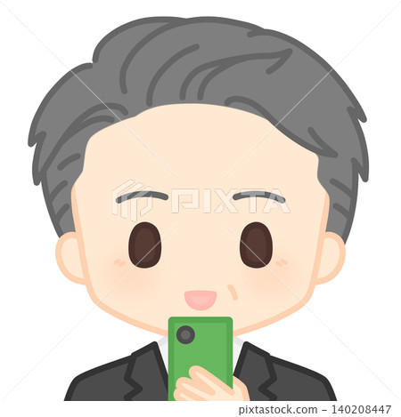 一位面帶微笑的男員工正在查看他的智慧型手機。 一位面帶微笑的男員工正在查看他的智慧型手機。 140208447