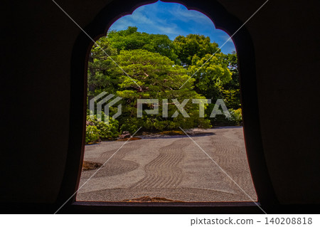 Benefits of Zen Buddhism at Kennin-ji Temple: Good fortune, protection from evil, family safety Benefits of Zen Buddhism at Kennin-ji Temple: Good fortune, protection from evil, family safety 140208818