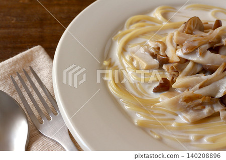Mushroom cream soup pasta (table background) Mushroom cream soup pasta (table background) 140208896