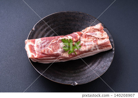 Pork belly block 140208907