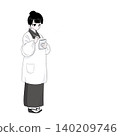 一位身穿和服的女士正在做筆記；客戶服務形象。 140209746