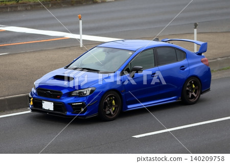 藍色國產跑車圖片 藍色國產跑車圖片 140209758