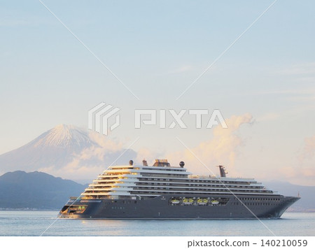 Shizuoka Prefecture: Superyacht Luminara and Mount Fuji, April Shizuoka Prefecture: Superyacht Luminara and Mount Fuji, April 140210059