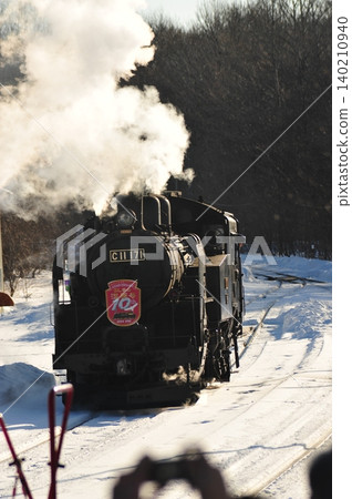 SL冬季沼澤地列車在冬季穿梭於北海道,蒸氣機車會冒出白煙。 SL冬季沼澤地列車在冬季穿梭於北海道,蒸氣機車會冒出白煙。 140210940