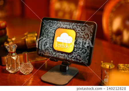 Cloud icon display on the desk Cloud icon display on the desk 140212828