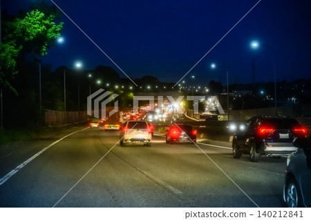 高速公路夜間塞車 140212841