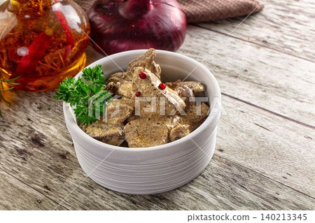 Stewed chicken liver with cream sauce and red onion Stewed chicken liver with cream sauce and red onion 140213345