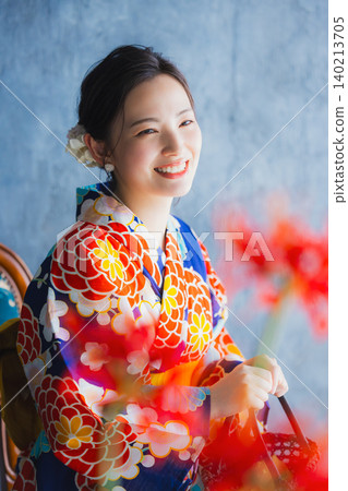 一個女人穿著浴衣 一個女人穿著浴衣 140213705