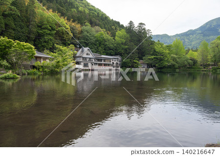 Kinrin Lake and Yufuin Onsen, Oita Prefecture Kinrin Lake and Yufuin Onsen, Oita Prefecture 140216647