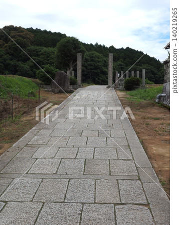 A historic village where the winds of the Manyo era blow through. Discover historical sites associated with Prince Shotoku while cycling in Asuka Village. A historic village where the winds of the Manyo era blow through. Discover historical sites associated with Prince Shotoku while cycling in Asuka Village. 140219265