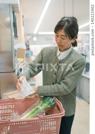supermarket, female, lady 140221002