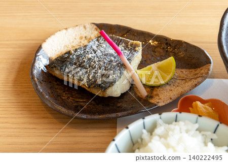 Delicious grilled Spanish mackerel and rice Delicious grilled Spanish mackerel and rice 140222495