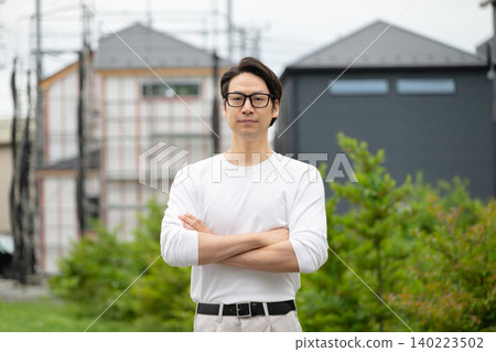 Workers working in arms 140223502