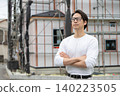 在武器工作的工人 140223505