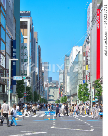 春日銀座熙熙攘攘的街道(中央通步行街)-城市景觀(2026年5月) 春日銀座熙熙攘攘的街道(中央通步行街)-城市景觀(2026年5月) 140223711