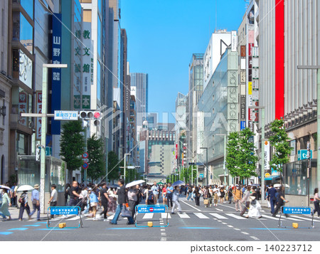 The bustling streets of Ginza in spring (Chuo-dori pedestrian zone) - Urban landscape (May 2026) The bustling streets of Ginza in spring (Chuo-dori pedestrian zone) - Urban landscape (May 2026) 140223712