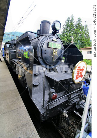 Let the whistle sound for Minami-Aizu... The SL Taiki Tsuchitsu train, C11325 + DE101109, is diligently undergoing test runs. Let the whistle sound for Minami-Aizu... The SL Taiki Tsuchitsu train, C11325 + DE101109, is diligently undergoing test runs. 140225173