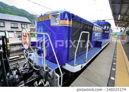Let the whistle sound for Minami-Aizu... The SL Taiki Tsuchitsu train, C11325 + DE101109, is diligently undergoing test runs. Let the whistle sound for Minami-Aizu... The SL Taiki Tsuchitsu train, C11325 + DE101109, is diligently undergoing test runs. 140225174