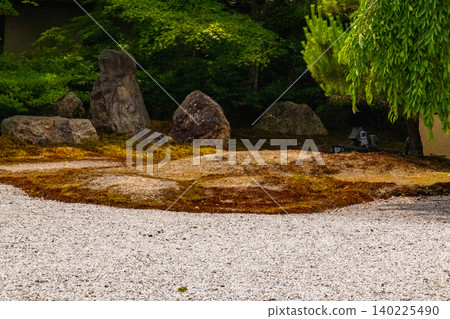 Kodaiji Temple's blessings: Good fortune, career advancement, health and longevity, protection from disaster and misfortune, success in love, matchmaking, marital harmony. 140225490