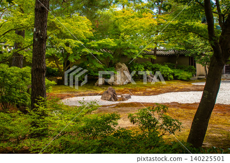 Kodaiji Temple's blessings: Good fortune, career advancement, health and longevity, protection from disaster and misfortune, success in love, matchmaking, marital harmony. 140225501