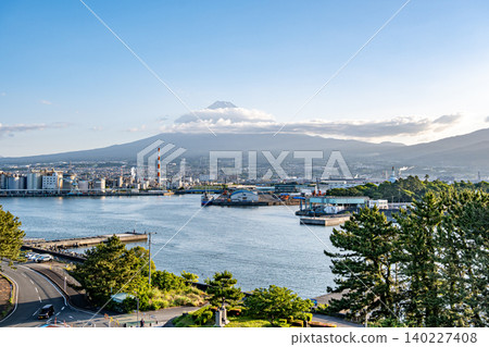 從田子浦港看到的富士山 從田子浦港看到的富士山 140227408