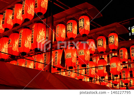 Japanese summer festivals! The lanterns really lift the spirits! Japanese summer festivals! The lanterns really lift the spirits! 140227795
