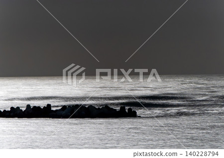 The sea shining in the moonlight 140228794