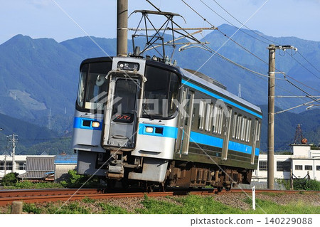 [JR Shikoku] 7000 series (Yosan Line: Tamanoe - Mibugawa) 140229088