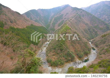 伊谷溪谷(德島縣三好市)的「Hi」形山谷 伊谷溪谷(德島縣三好市)的「Hi」形山谷 140230756