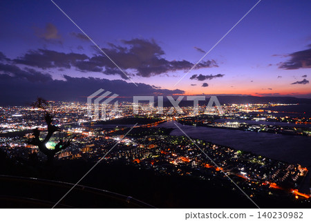 從獅子之靈岩看到的夜景(香川縣高松市) 從獅子之靈岩看到的夜景(香川縣高松市) 140230982