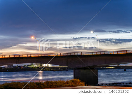 Akae Bridge before dawn 140231202