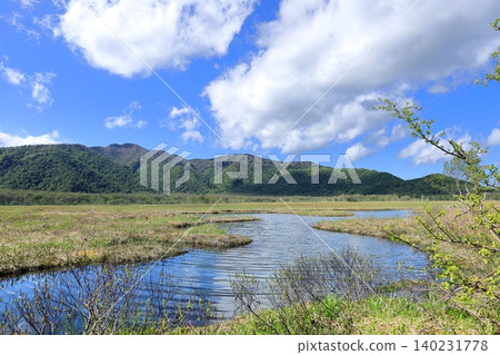 下堀川和尾瀨濕地的圭鶴山 下堀川和尾瀨濕地的圭鶴山 140231778