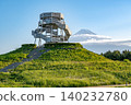 Fujinokuni Tagonoura Minato Park: Dragon Tower and Mount Fuji 140232780