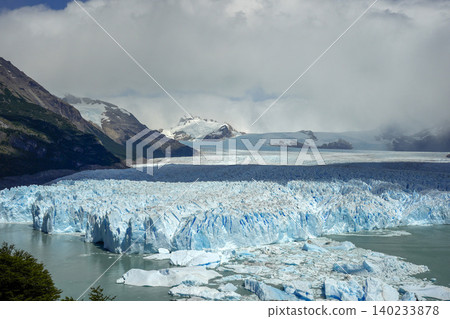 perito moreno glacier argentina view huge panorama 140233878