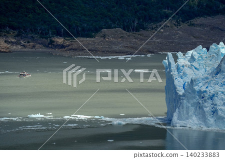 boat near perito moreno glacier argentina view boat near perito moreno glacier argentina view 140233883
