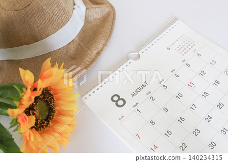 向日葵和八月的日曆 向日葵和八月的日曆 140234315